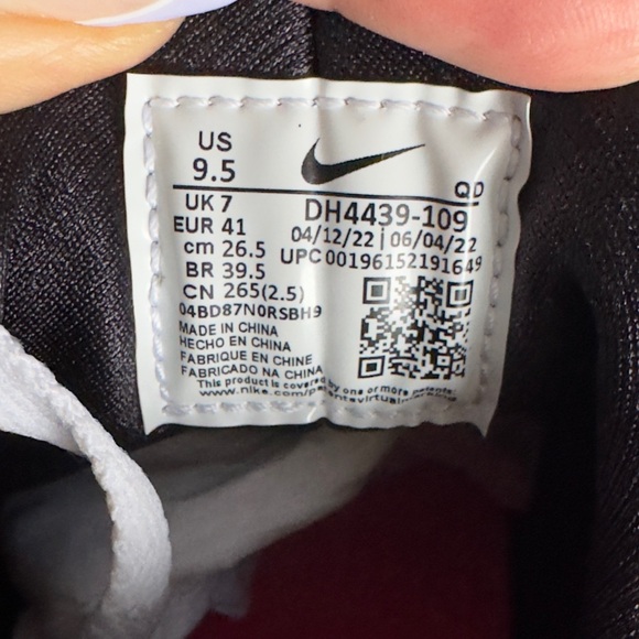 NEW Nike Air Huarache Womens Size 9.5 Athletic Shoes White/Hyper Pink DH4439-109 - Picture 6 of 9